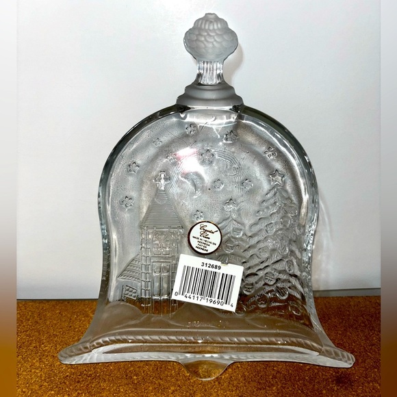 5/$25 
Christmas Glass Bell Plate Serving Shallow Dish Candy Dish Display 8x6.5 - Picture 1 of 7